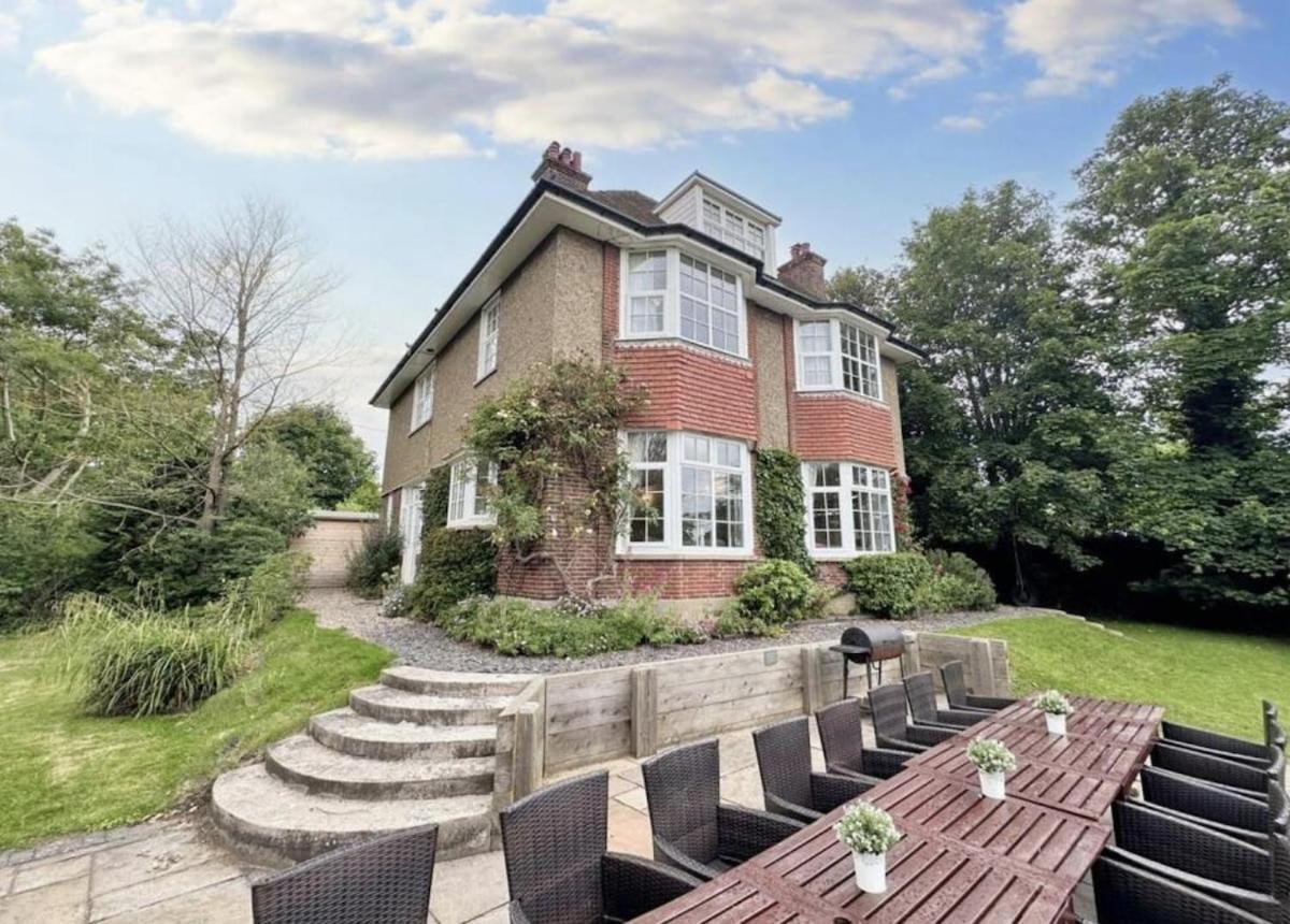 Beautiful 9 Bed Seaview Estate Villa มันด์สลีย์ ภายนอก รูปภาพ